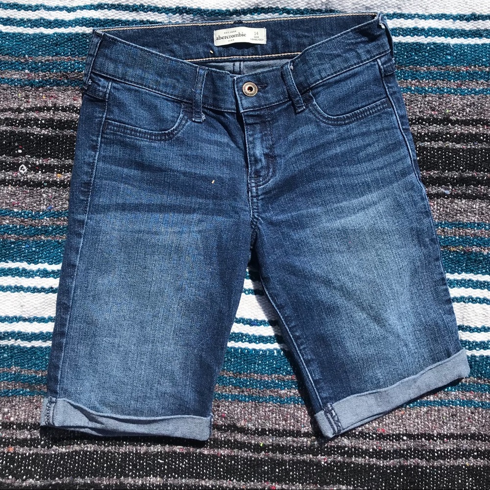 Abercrombie Kids knee shorts